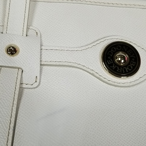 Dooney and Bourke white shoulder bag - Picture 4 of 9
